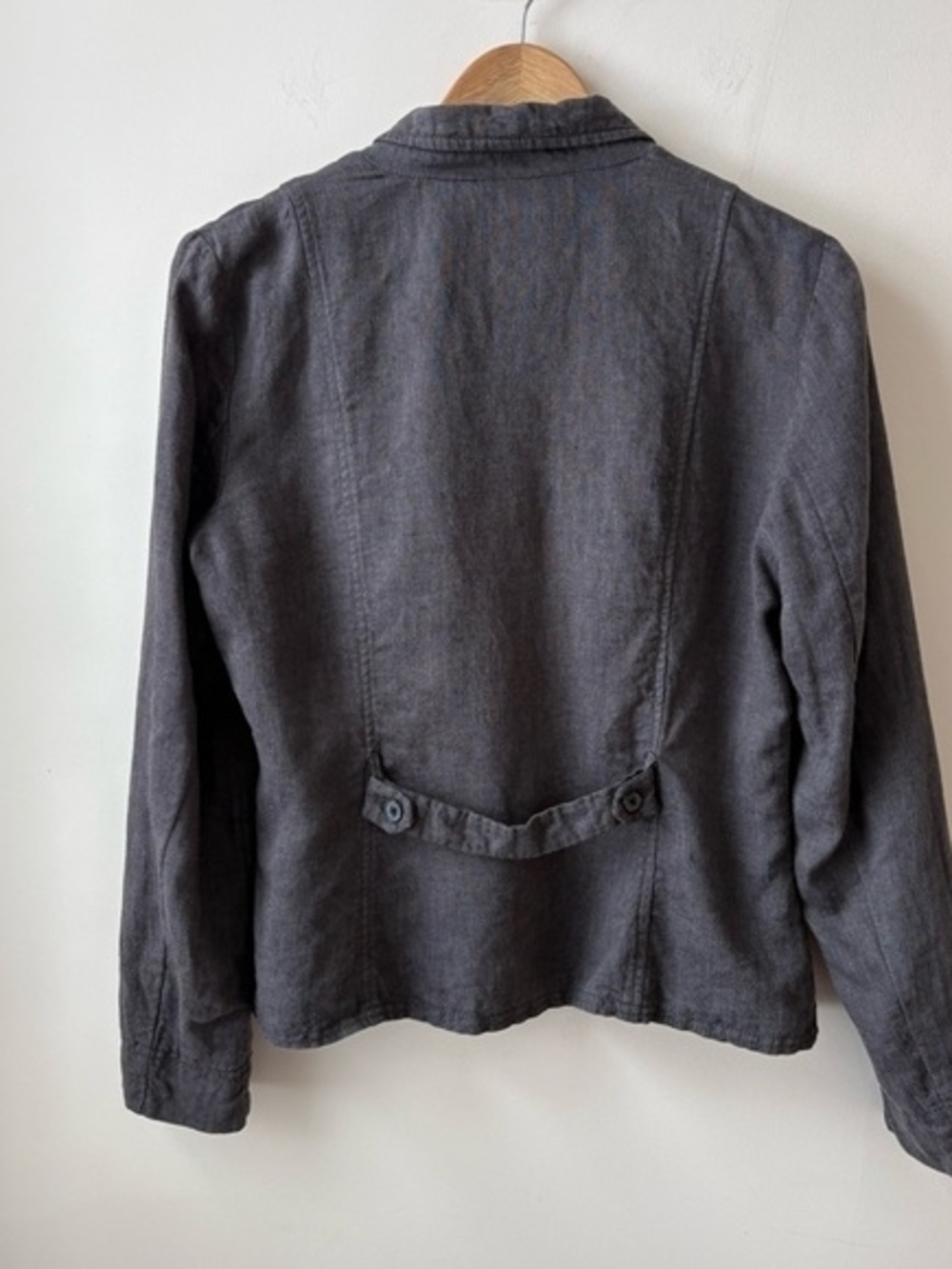 Classic Women's Gray Button-Front Jacket - Picture 4 of 7